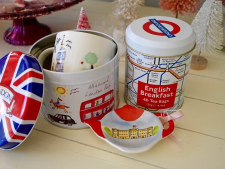 Christmas in London Cup Gift Set Online Sale