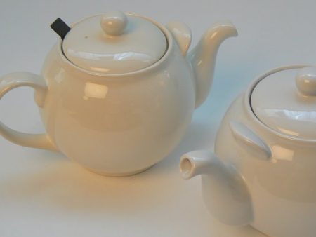 Chatsford Strainer Teapot White (10 Cup), 62 oz, Strainer Included Hot on Sale